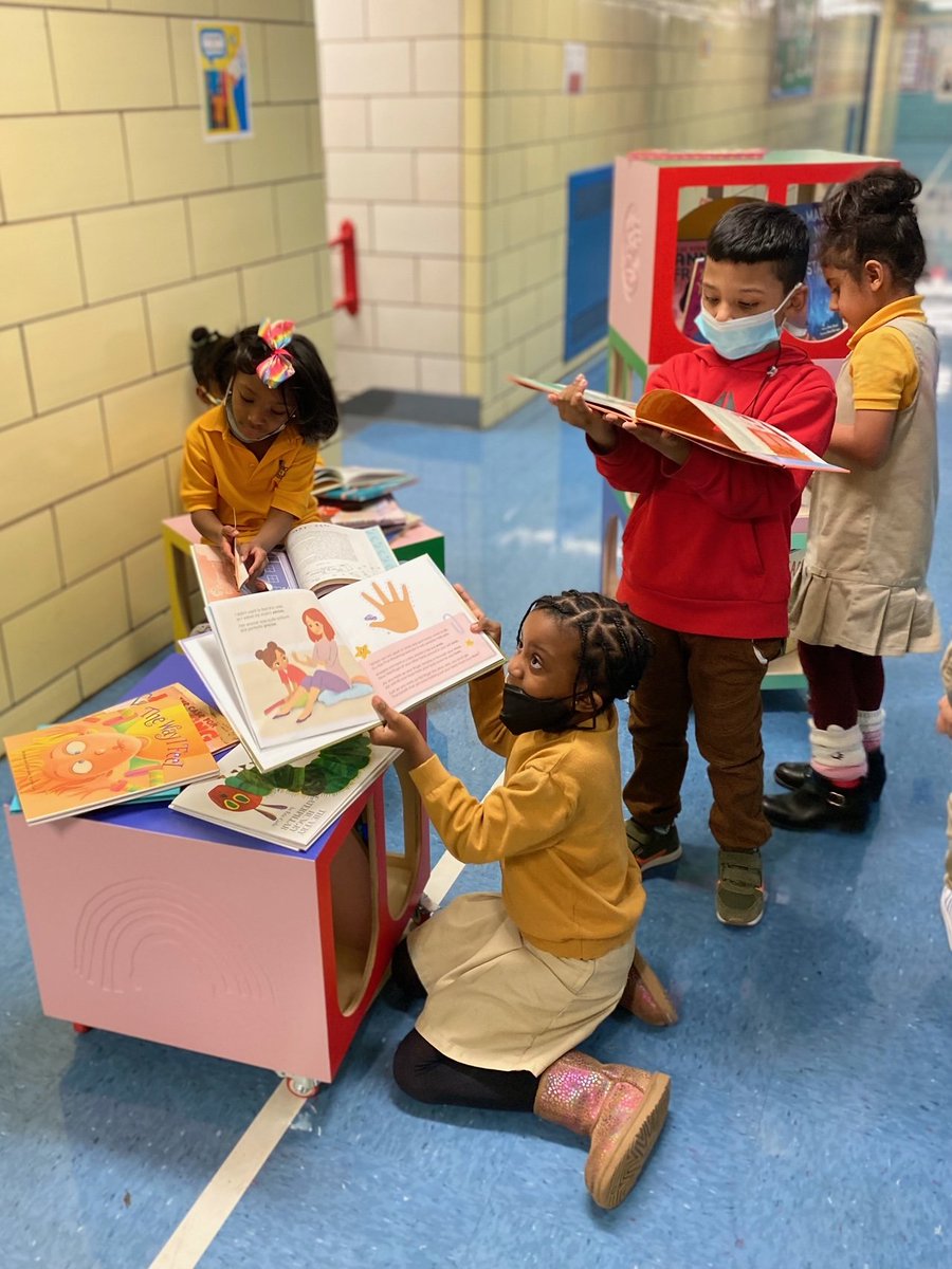 HeyBccs's tweet image. Come Read With Us! Our children show us that you can read anywhere, not solely in the classroom. Cafeteria, hallways, playground, on the bus, you name it! @ExecSuptKWatts @D16SuptYMartin @NequanMclean @BKNorthNYCDOE #literacy #welovebccs