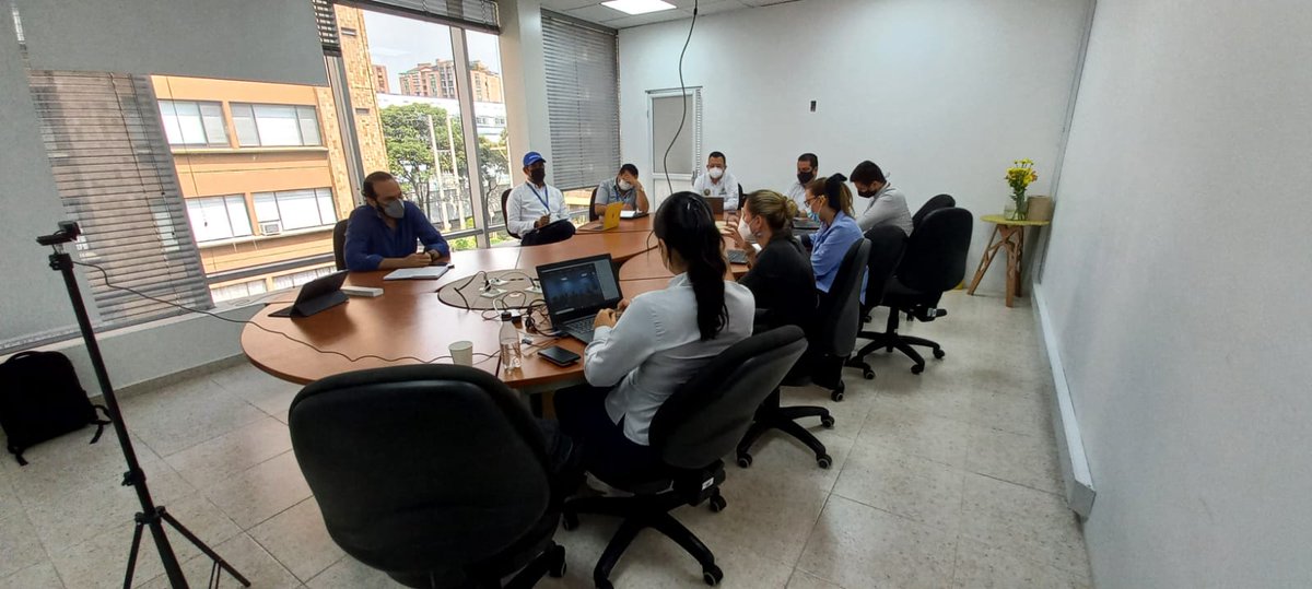 ACardenasMunoz's tweet photo. #MisiónDeInternacionalización Santander en jornada 'Puertas abiertas a la internacionalización'. Empresarios de cacao, café, software y servicios TI y maquinaria agroindustrial y entidades estatales identifican acciones de mejora e instrumentos claves para internacionalización https://t.co/RhuKrbXzNl