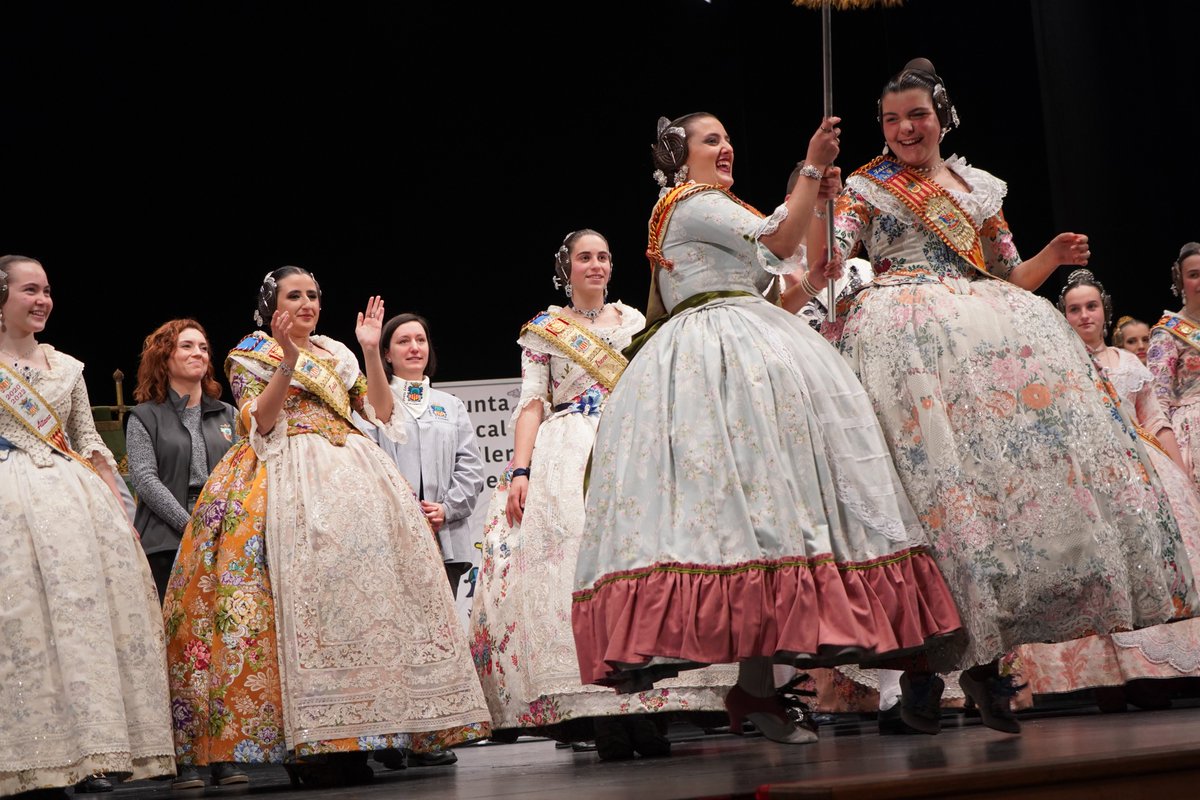 Enhorabona a la Falla Nou Mercat pel doblet del primer premi en falla gran i infantil i a totes les comissions guardonades aquesta vesprada en l’entrega de premis de Falles al Teatre Municipal.