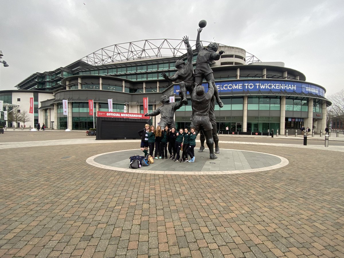 stjohnrugby's tweet image. The U14 @stjohnssport Girls had their first taste of rugby y’day with an awesome day at Twickenham thanks to @AgeGradeRugby @EngRugbySchools playing in an action packed, fast paced 4-a-side version @TheTouchUnion in a UV lit Live Room 😎 So much fun had! 🙌