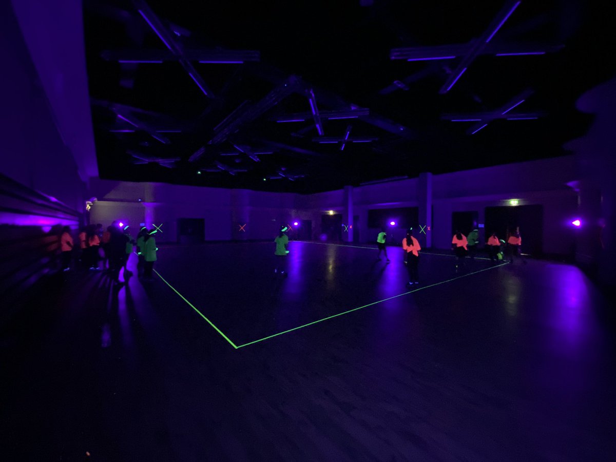 stjohnrugby's tweet image. The U14 @stjohnssport Girls had their first taste of rugby y’day with an awesome day at Twickenham thanks to @AgeGradeRugby @EngRugbySchools playing in an action packed, fast paced 4-a-side version @TheTouchUnion in a UV lit Live Room 😎 So much fun had! 🙌