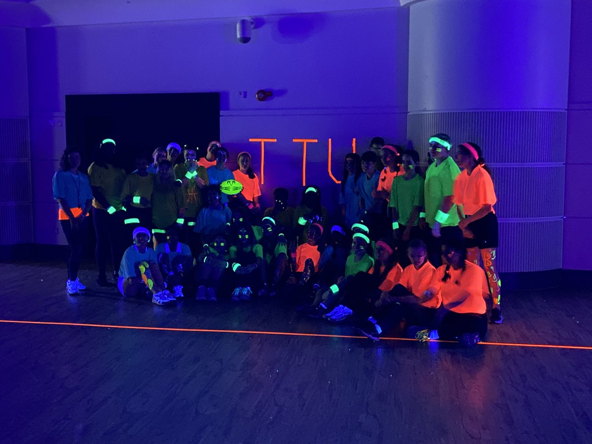 stjohnrugby's tweet image. The U14 @stjohnssport Girls had their first taste of rugby y’day with an awesome day at Twickenham thanks to @AgeGradeRugby @EngRugbySchools playing in an action packed, fast paced 4-a-side version @TheTouchUnion in a UV lit Live Room 😎 So much fun had! 🙌