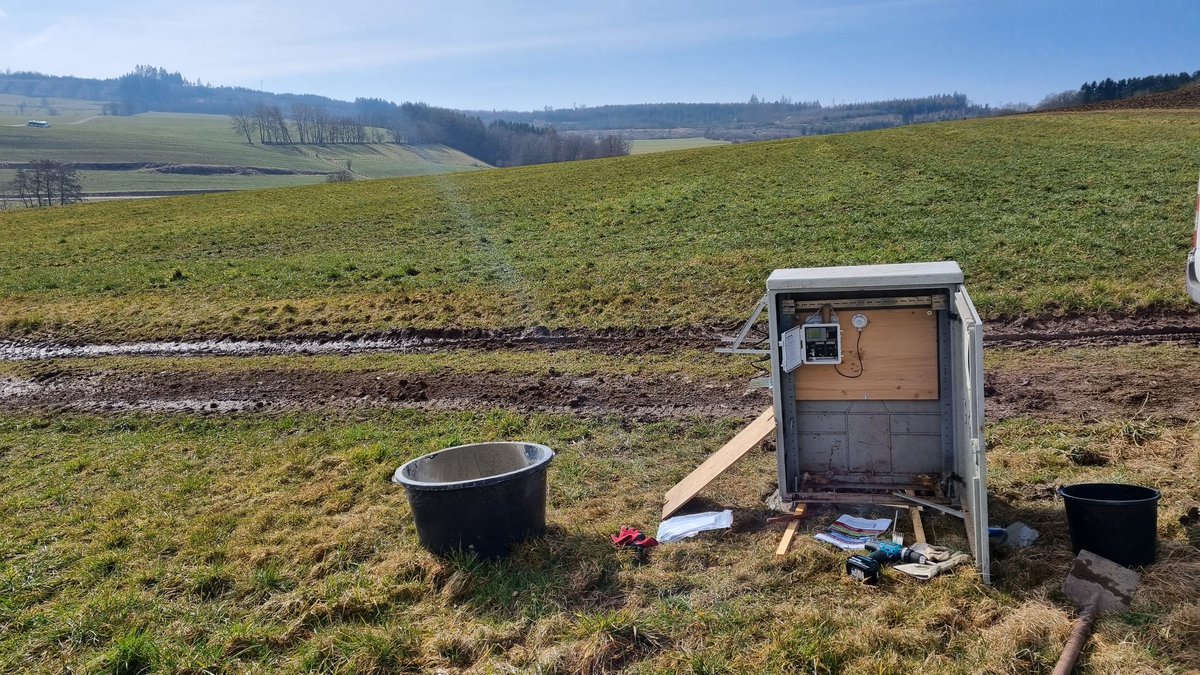 chifflard's tweet photo. Renewal of the #climate station in catchment Obere Brachtpe, part of the new #research group about #Subsurface #Stormflow (https://t.co/Z6A7ohcYLm) https://t.co/JHjsONz3Xe