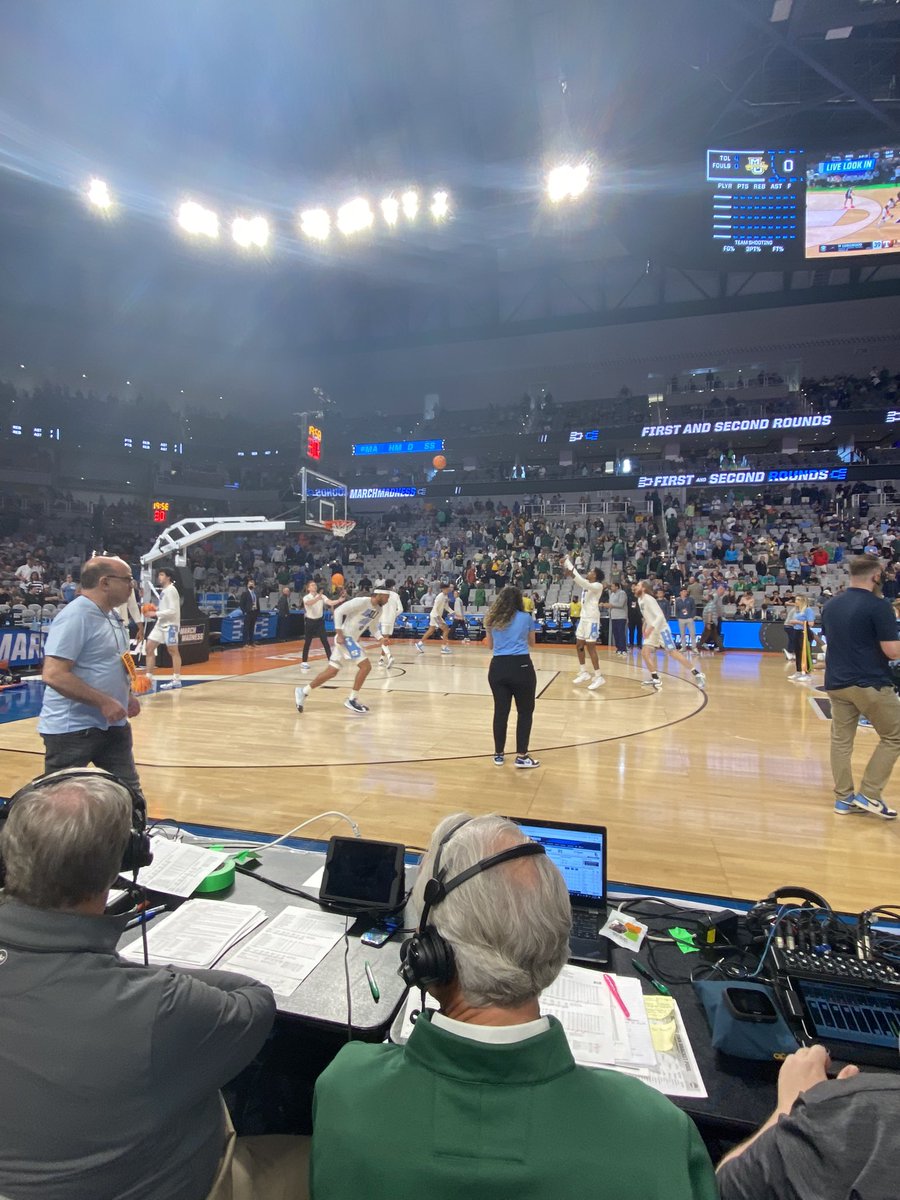 dthsports's tweet photo. Good afternoon, UNC fans! @jerem11ah here live in Fort Worth, Texas as North Carolina takes on ninth-seeded Marquette in the Round of 64.

Follow along for updates! https://t.co/5nfWokG7sX