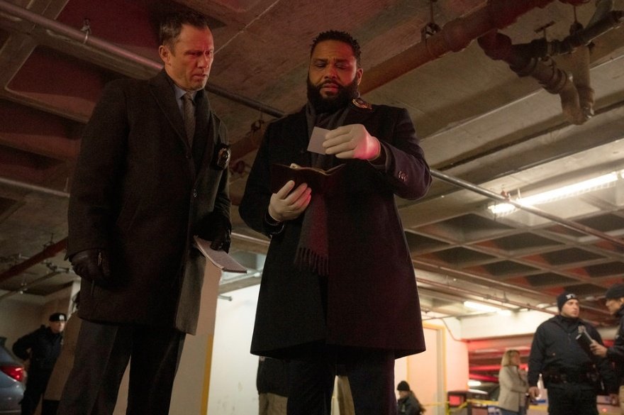 LO_Diehards's tweet photo. More with @anthonyanderson and @WickedpissaJD. With guest stars @ChristenSharice #KevinMambo #DavidTPatterson. #LawAndOrder #FaultLines #LawAndOrder21 https://t.co/UoFUwgQA6F