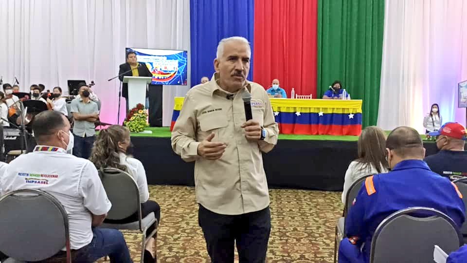 MinTrabajoVE's tweet photo. #LoDijo|| El @min_joserivero: Hoy podemos decir que los Delegados y Delegadas de Prevención se están reconstituyendo en un frente para plantear el tema de la formación ocupacional.

#RostrosProductivos 

@NicolasMaduro https://t.co/OmCJ4cbcn1