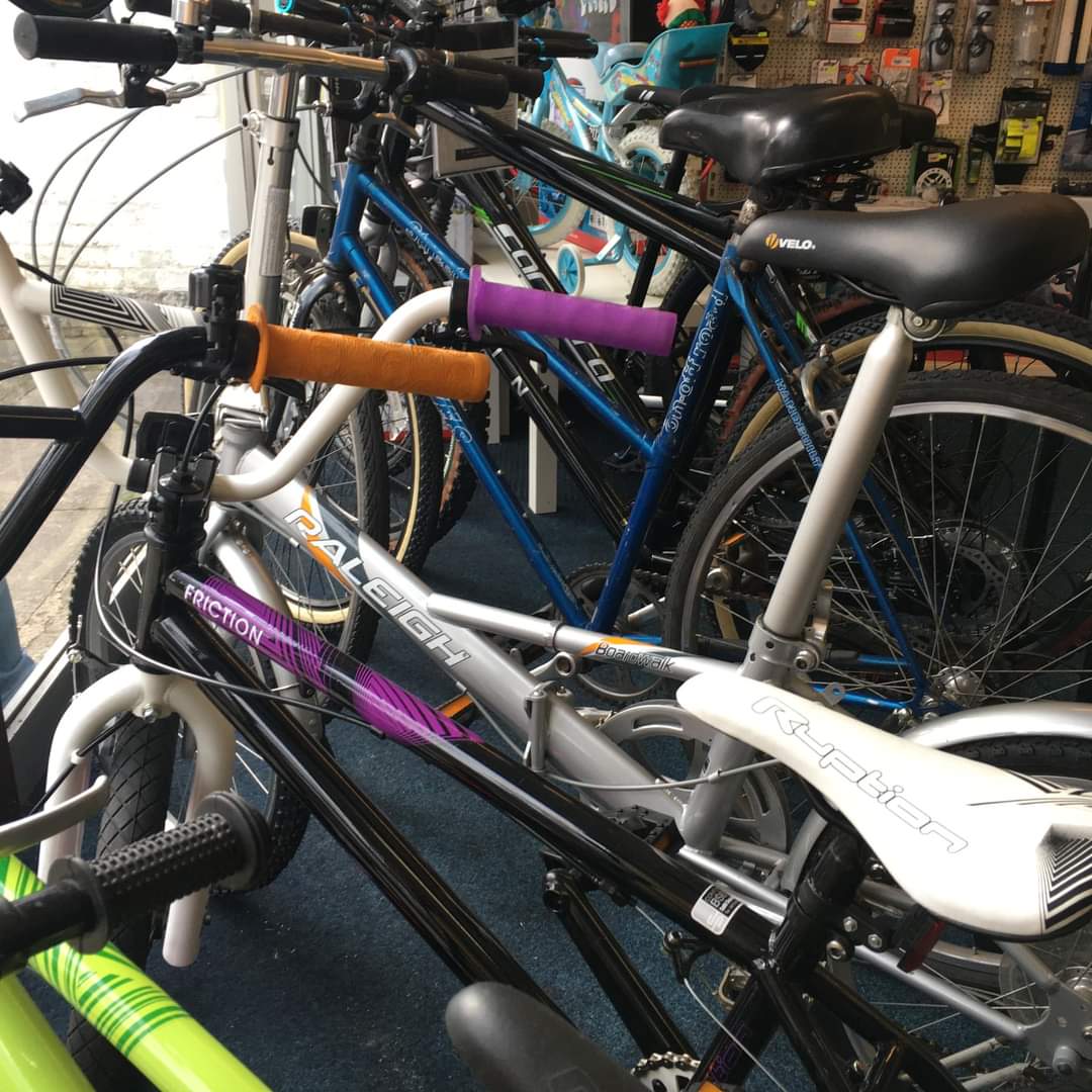 eatFestivals tweet media