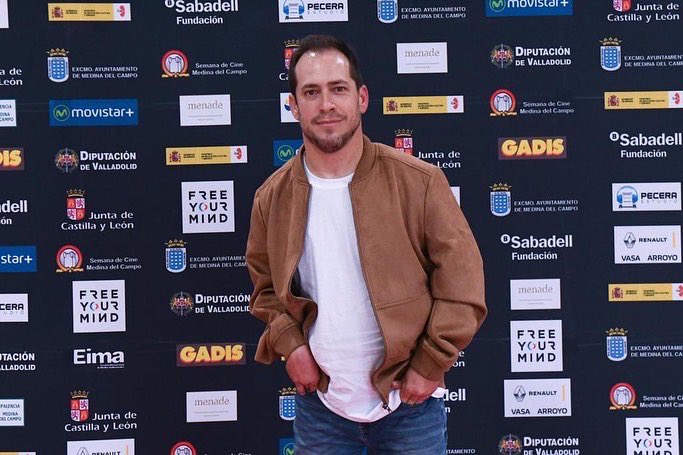 cortointentando's tweet photo. ¡Muchas ganas de que veáis Intentando! ⏳✨ @Langui_Oficial 
📍@FestivalCineMed 
#intentando #cortointentando
#ellangui #señoralphonseproducciones #bijoux #filmakersmonkeys #vlmn #selectedfilms #karmafilms https://t.co/m6rkb7kDPt