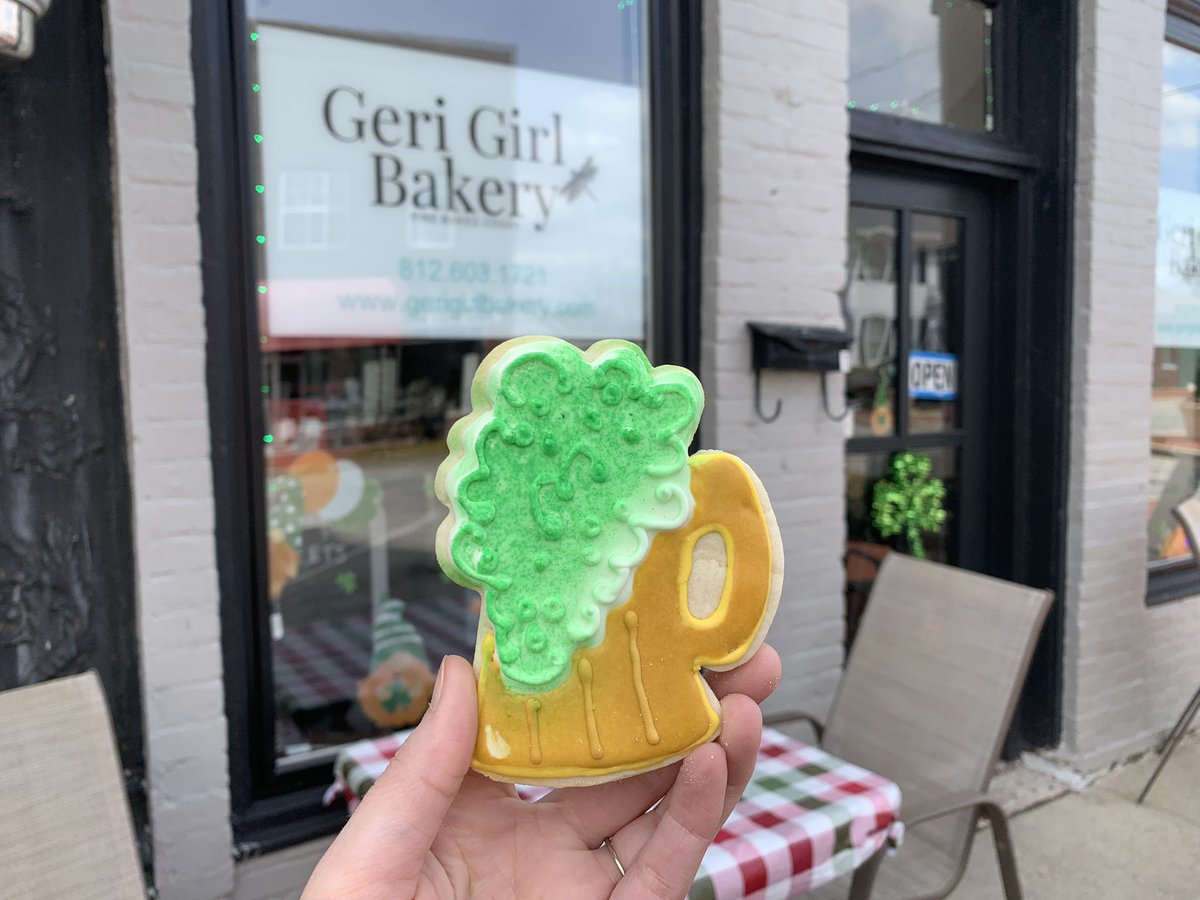 EdinburghIN's tweet photo. Enjoying a “pint” at Geri Girl Bakery in downtown Edinburgh! Happy St. Patrick’s Day ☘️ 
#EdinburghIN https://t.co/ub8DoRkz5C