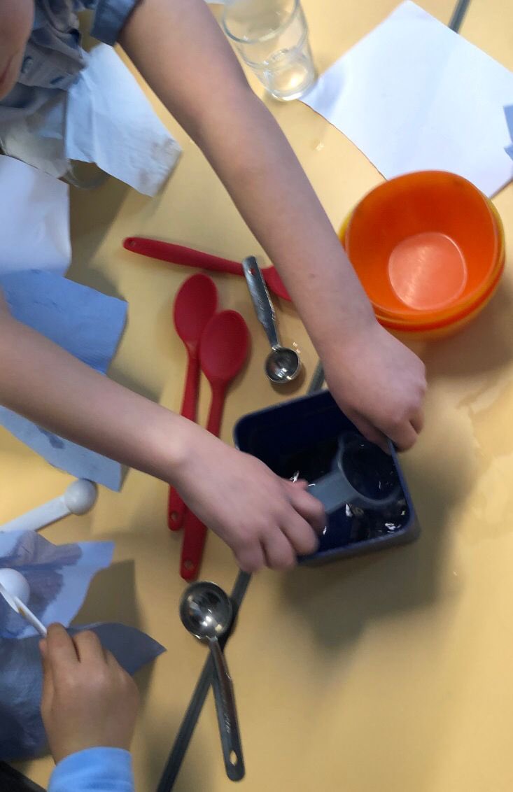 ASPNW2's tweet photo. Year One have been testing to see which paper Ms Pearse should use to soak up her cat’s water #absorbency #properties #MsPearse’sCat #scienceweek2022 @stjohnscen20 https://t.co/U0hCSHYMrO