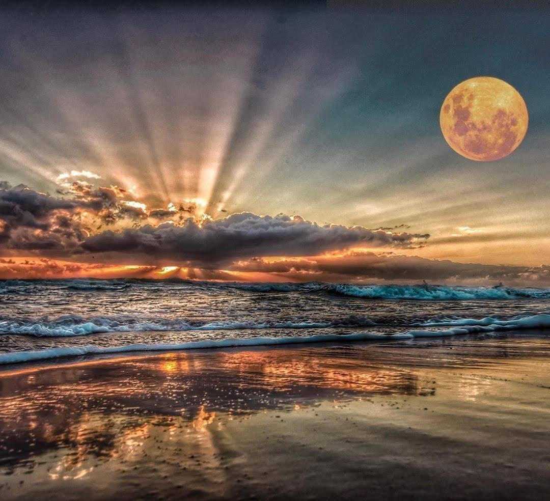 The Moon Source, Calm.
 #naturephotography