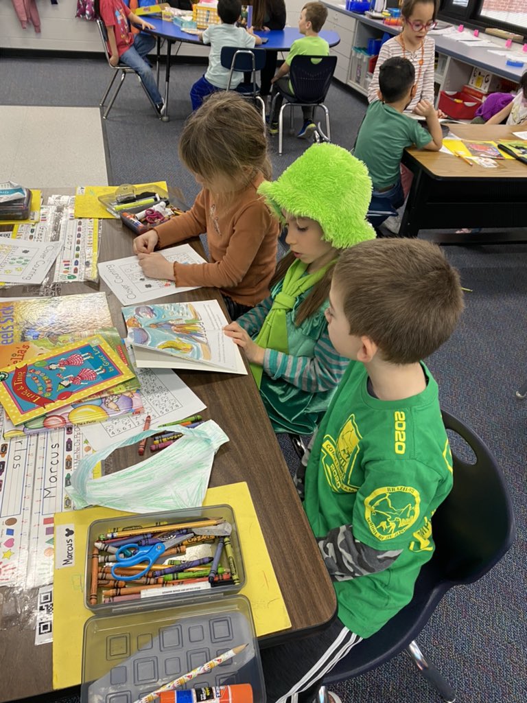 Ms. Bauer’s 2nd grade ML’s and Mrs. McAndrew’s Kindergarten ML’s make awesome reading buddies!