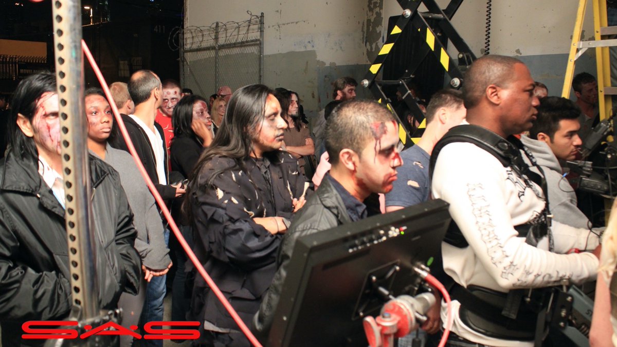 SASMOVIESTUDIO's tweet image. Who loves @ResidentEvil? SAS had the opportunity to work on the 5th movie of the franchise (Retribution)🩸🔫

Being on set was thrilling and since the production started in October... the set was extra scary😭We needed alot of Redbull!😅
#SonyPictures #SASSTUDIOS #ResidentEvil 🧟‍♂️