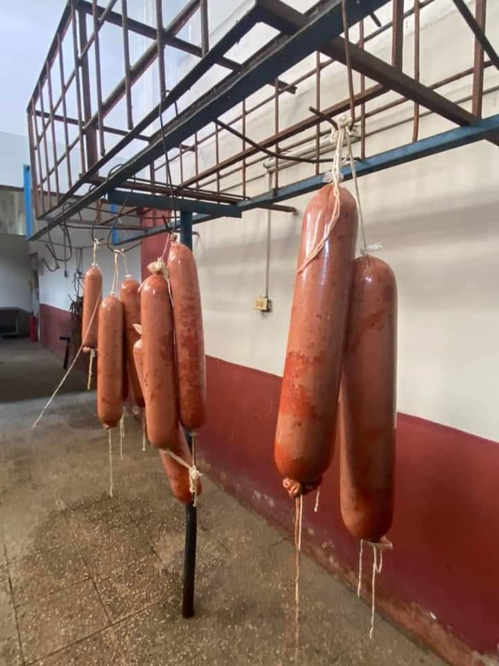 #Camagüey: Chequea la Directora General de Servicios, <a href="/soniamantrana3/">Sonia Mantrana</a>, 
el Centro de Elaboración Santa Rosa, propuesta a UEB por El Decreto Ley #34. 
#ComercioCuba