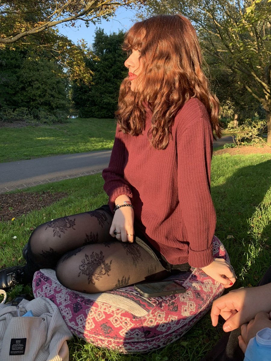 red w/ love💌 🗝