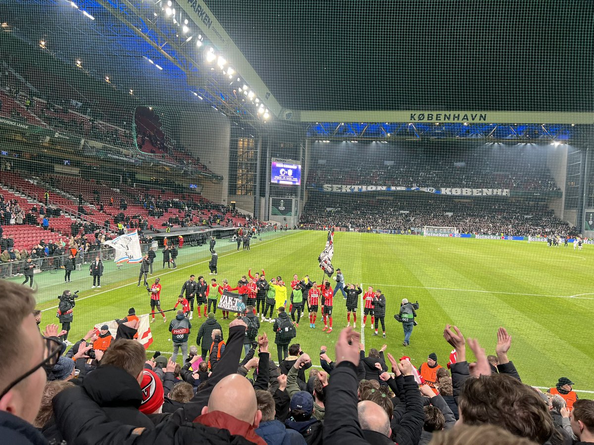 romecvdvin's tweet photo. Wat een avond! 💪🏼 @PSV #PSV https://t.co/a96bEIRa4r
