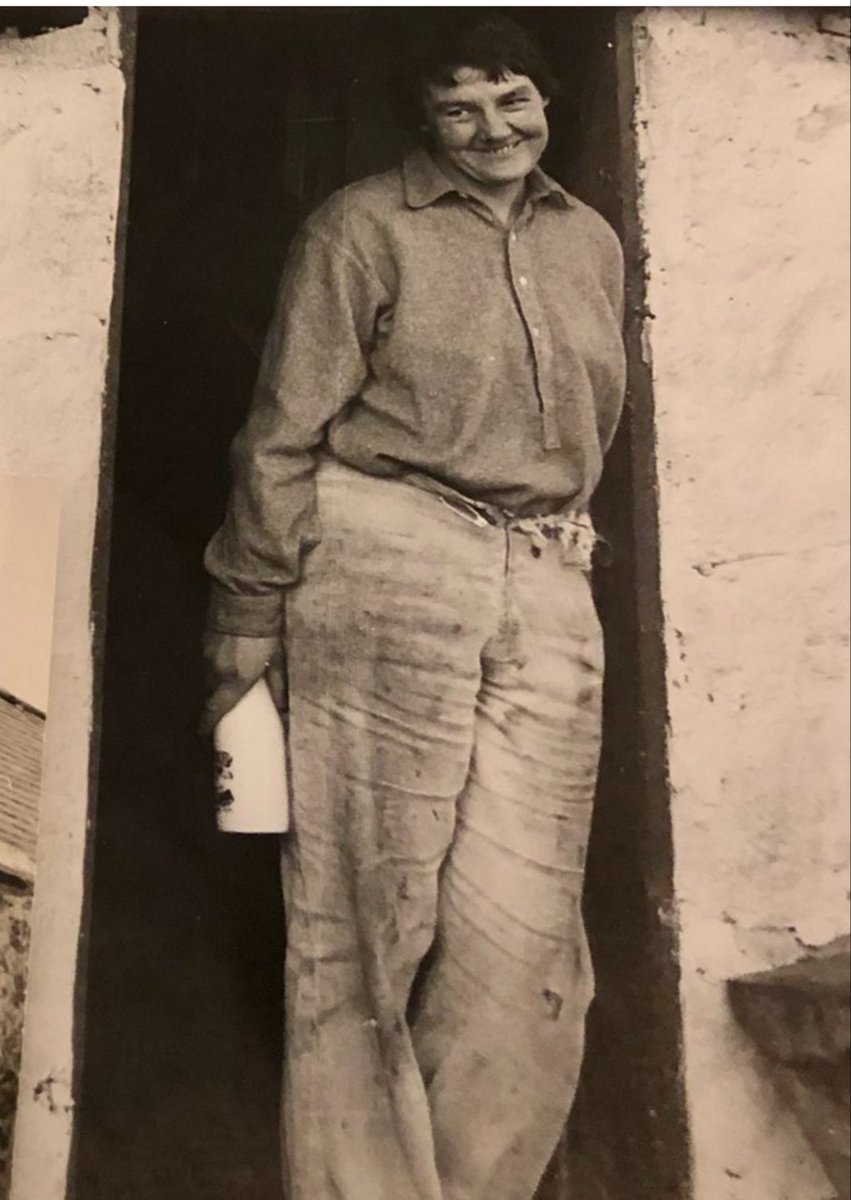 Find someone who looks at you the way #JoanEardley looked at Audrey Walker in this photograph....