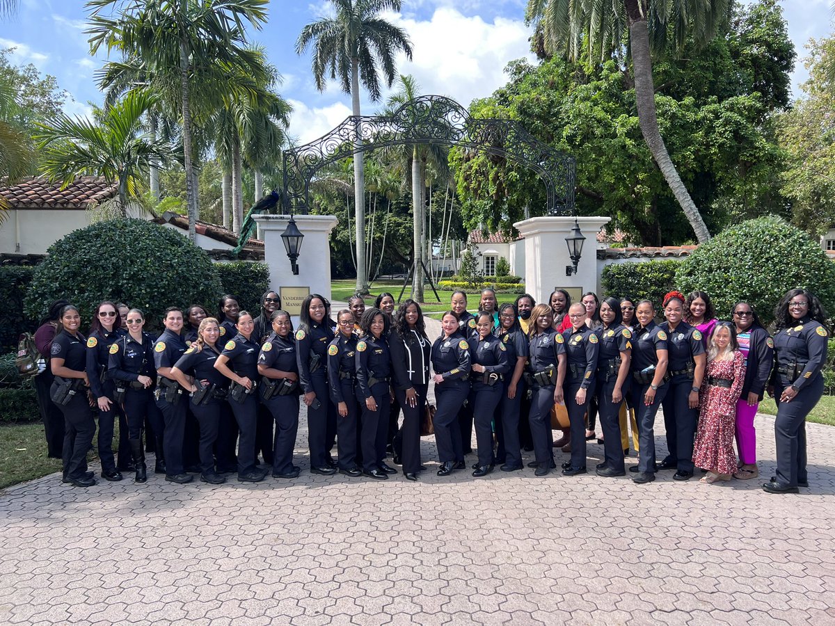 MiamiPD's tweet photo. Today our #ladiesoflawenforcement joined a No-Nonsense Women of Strength training to come together in a candid conversation about making changes in how women interact with other women and the strengths they bring to law enforcement. https://t.co/Rsr0kx2L7k