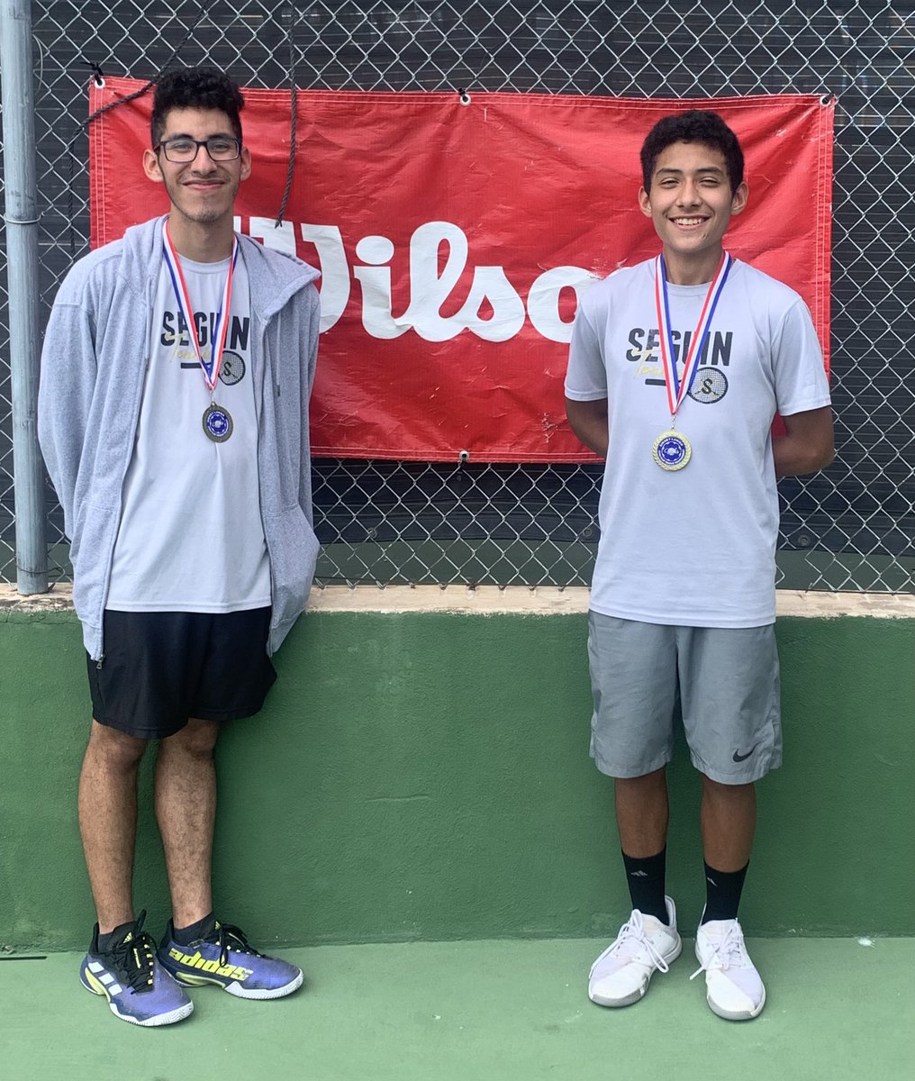 MatadorTennis's tweet photo. Racquets Up to these JV Mats at the SAISD Chili Cup Tournament!

1st Boys Doubles: Diego &amp; Aiden
Consey Champs: Faith &amp; Martin

@SeguinHSTx @SeguinISD 

#1Heart1Seguin #MatadorPride https://t.co/RZX8R6iNFZ