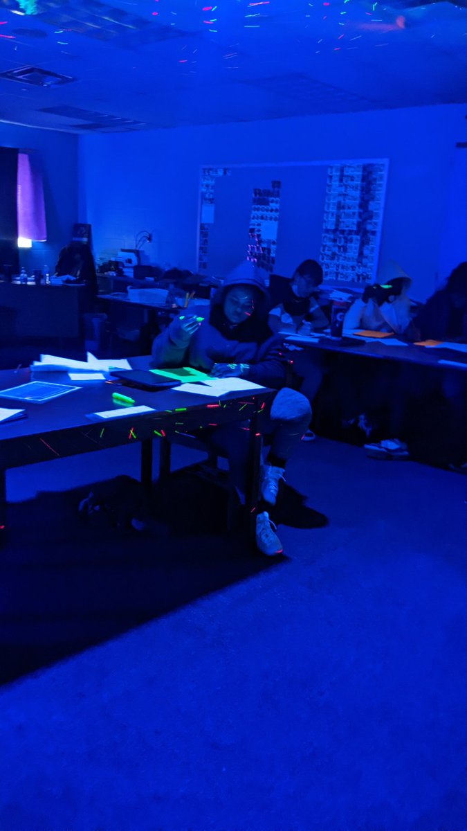MrUllrich's tweet image. Day #1 of the #GlowMath project has students using highlighter, black-lights, geometric transformations, and their brainpower to make glowing stained glass windows!  Can&apos;t wait to see the final product tomorrow! @DmsHawks1 #DMSProud
