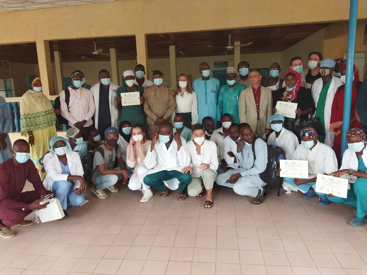 Embajada de España en Níger (@embespniger) on Twitter photo Cérémonie de remise de diplômes et don de matériel médical du projet <a href="/AECID_es/">AECID</a> de renforcement des capacités du système national de santé à travers la formation de médecins spécialistes à l'Hôpital National de Niamey <a href="/sanidadgob/">Ministerio de Sanidad</a> <a href="/MSP_Niger/">Ministère de la santé publique Niger</a> @UAMNiamey #FCSAI Cérémonie de remise de diplômes et don de matériel médical du projet <a href="/AECID_es/">AECID</a> de renforcement des capacités du système national de santé à travers la formation de médecins spécialistes à l'Hôpital National de Niamey <a href="/sanidadgob/">Ministerio de Sanidad</a> <a href="/MSP_Niger/">Ministère de la santé publique Niger</a> @UAMNiamey #FCSAI