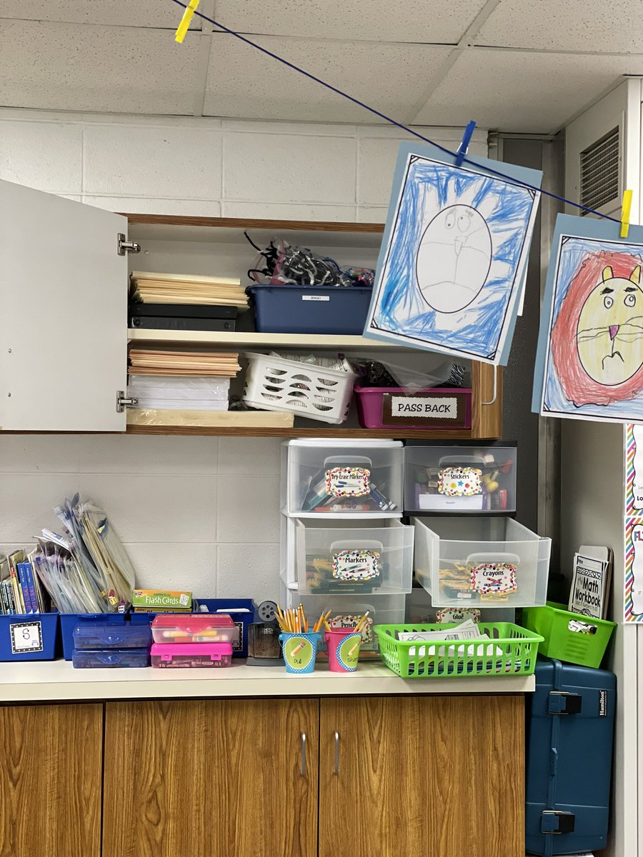 marnellandrea29's tweet photo. The morning started with a classroom that was trashed by our friend Lucky the Leprechaun.  He did leave us a little message on the board apologizing for the mess. @VV_Voyagers #fabulousfirsties #luckytheleprechaun #theirfaces #priceless https://t.co/k4ROzLa6l3