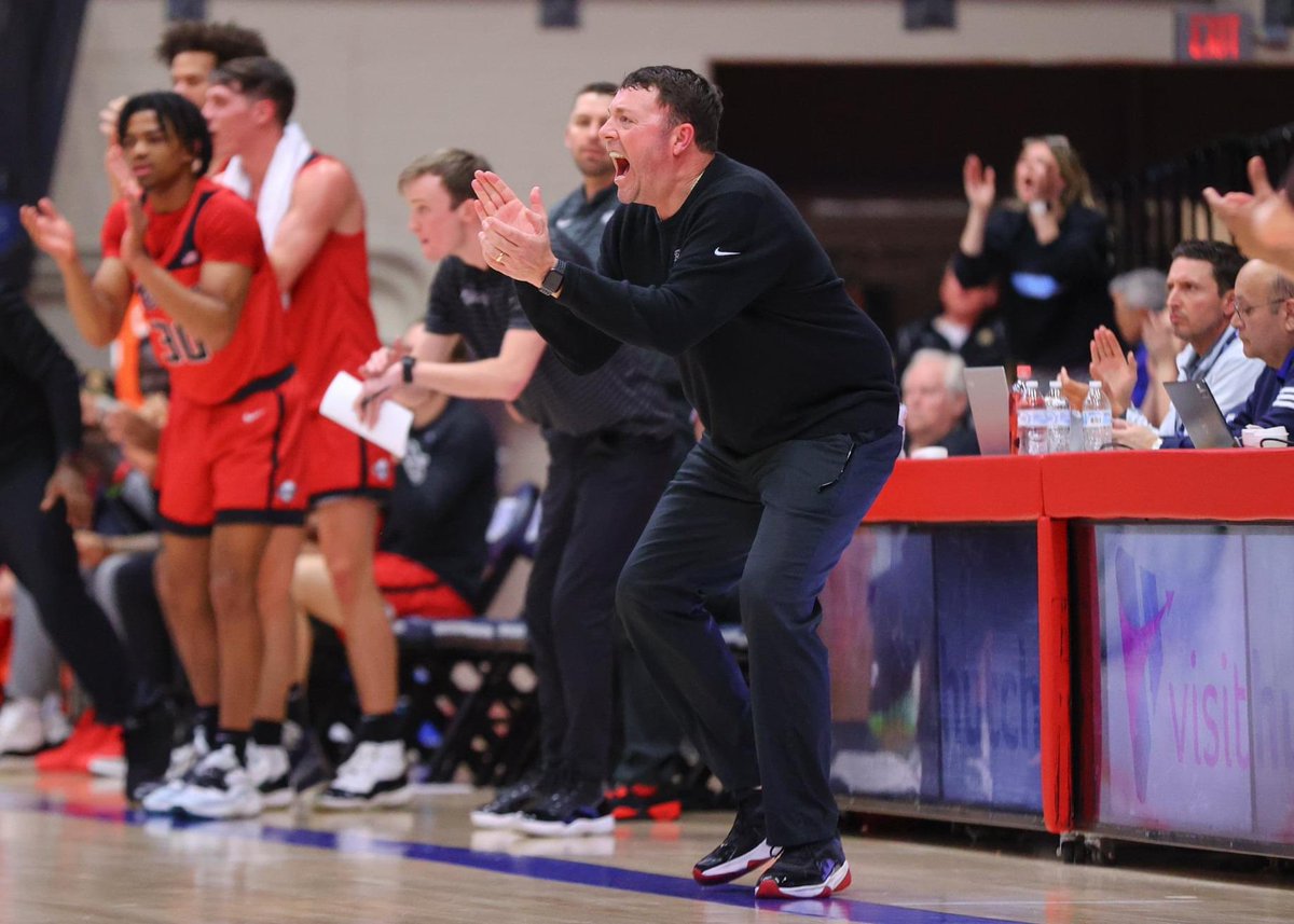 tayloreldridge's tweet photo. Former Wichita State assistant @gregheiar and his @NWFRaiders squad just crushed the #2 seed Dodge City by 18 to move to 3-0 in Hutchinson and the @NJCAABasketball D1 national semifinals. 

GH now 2 wins away from a national title. Play next 7 pm Friday night. https://t.co/lyjuMb2kCY