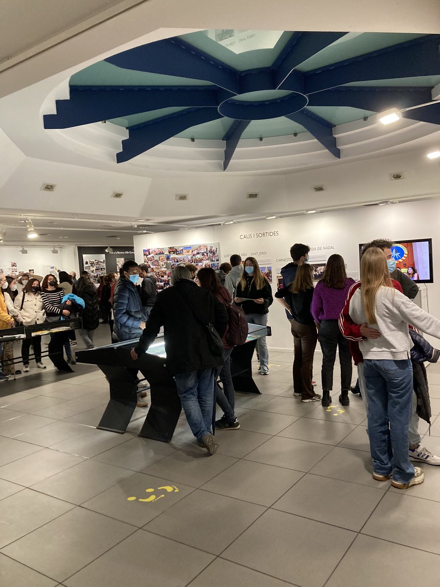 Avui s’ha inaugurat a l'Ateneu LES NOSTRES ARRELS, l'exposició dels 40 anys de l'Agrupament Escolta Arrels de Mataró. Es pot visitar fins al 24 d'abril. Felicitats a <a href="/AEArrels/">A.E.Arrels</a> No us la deixeu perdre!!  <a href="/FundacioIluro/">Fundació Iluro</a>