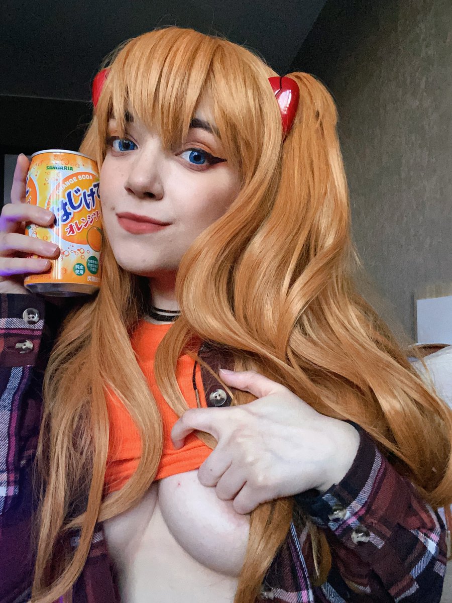 Y_Lerman's tweet photo. Do you want to drink my orange soda? 🍊🍊

#nsfw #sitnikfriday #нюдсочетверг #asukacosplay https://t.co/mtSl8JpZMn