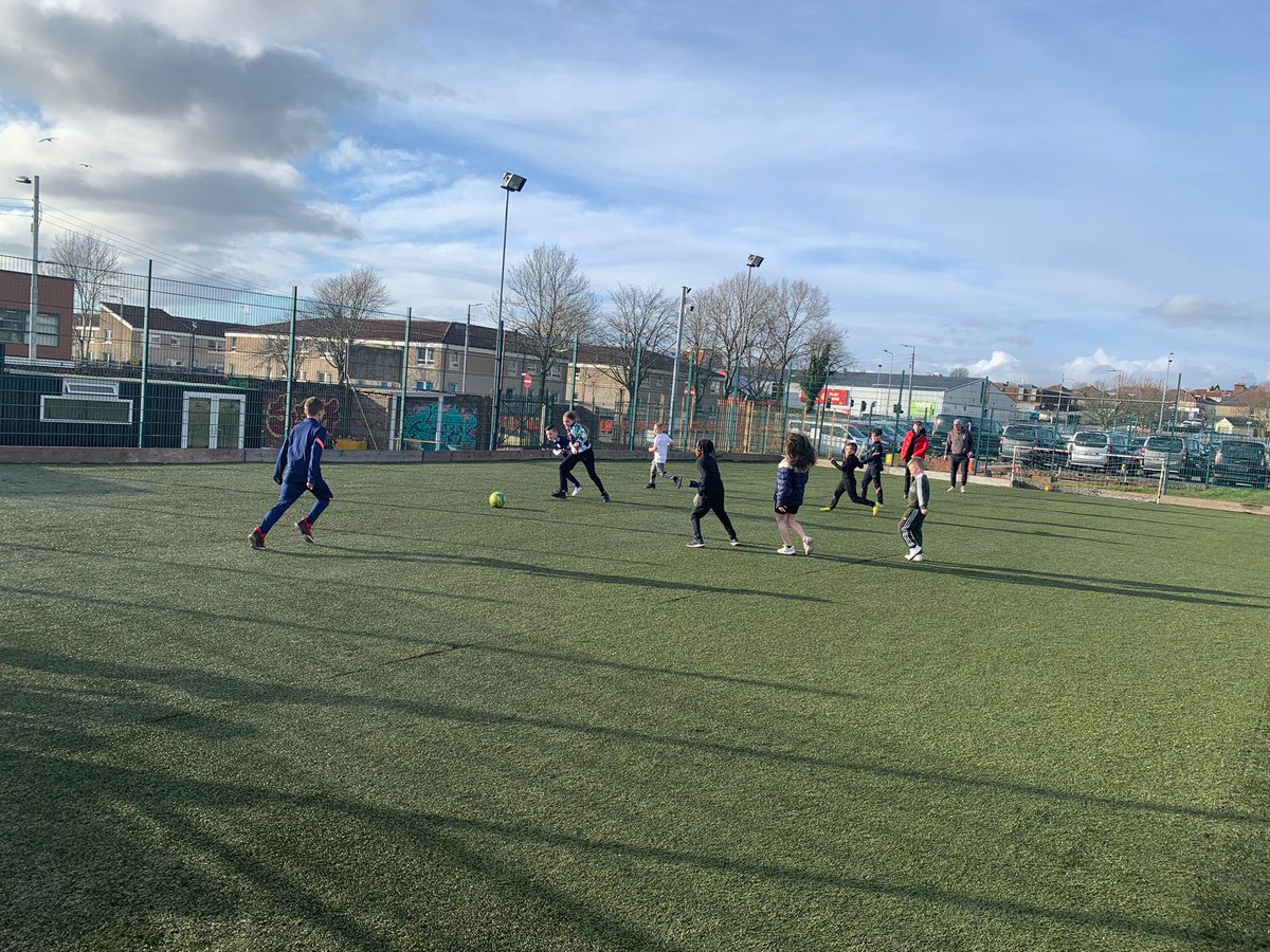 yp_futures's tweet photo. Arts and crafts and team games at our Perthshire session this week #funatypf https://t.co/fmBJ0R0zS5