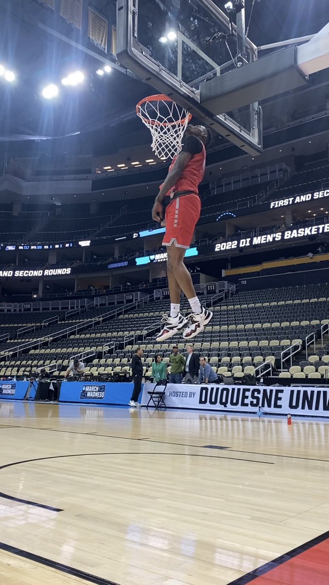 CoachAlanBishop's tweet image. Squat Low. Jump High.

@TazeMoore