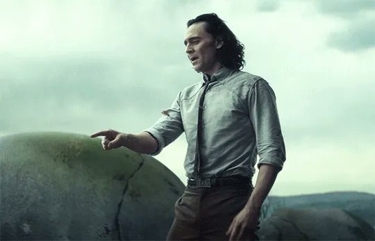 hourly hiddleston tweet media