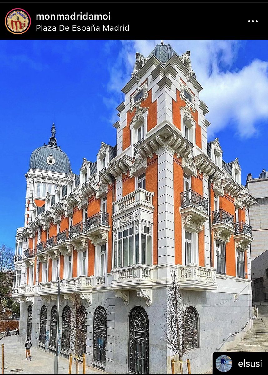 El edificio de la Real compañía asturiana de minas destaca en la Plaza de España <a href="/Visita_Madrid/">Visita Madrid</a> <a href="/InmiMadrid/">Inmi Madrid</a> <a href="/cano_vicpe/">Victoria Pérez</a> <a href="/negrin25yahoo1/">ETviveenmi.</a> <a href="/jmmcorral/">jmmcorral</a> <a href="/juanlopezbenit1/">JUAN L.B.</a> <a href="/J_Sors/">XXVI.➕</a> <a href="/chenoayyo2006/">Virginia</a> <a href="/ritadediego7/">rita de diego</a>