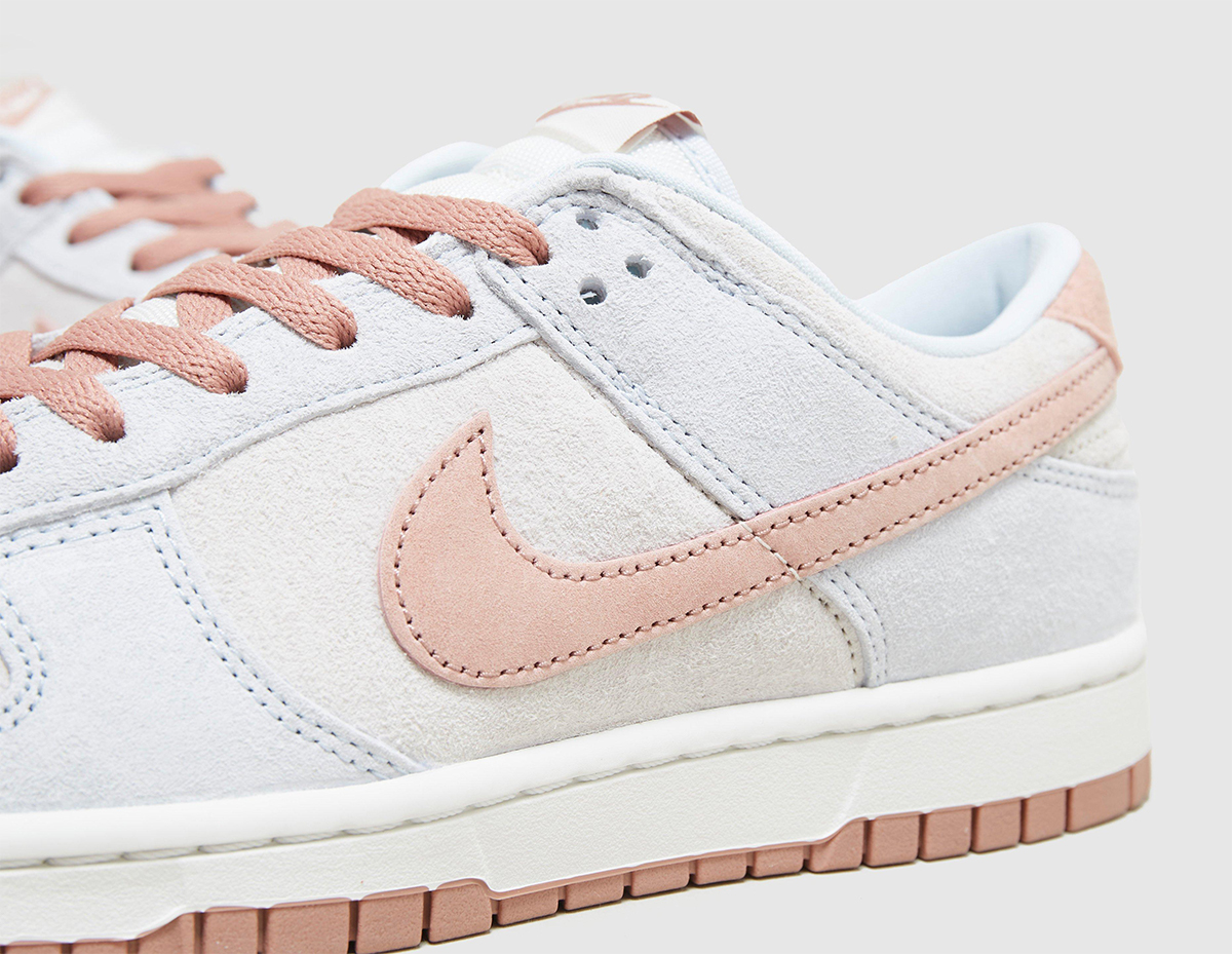 houseofheat's tweet photo. The Nike Dunk Low “Fossil Rose” arrives March 30 🐚🌹

DETAILS: https://t.co/CTWEFcWiKs https://t.co/YjT5LyBUkn