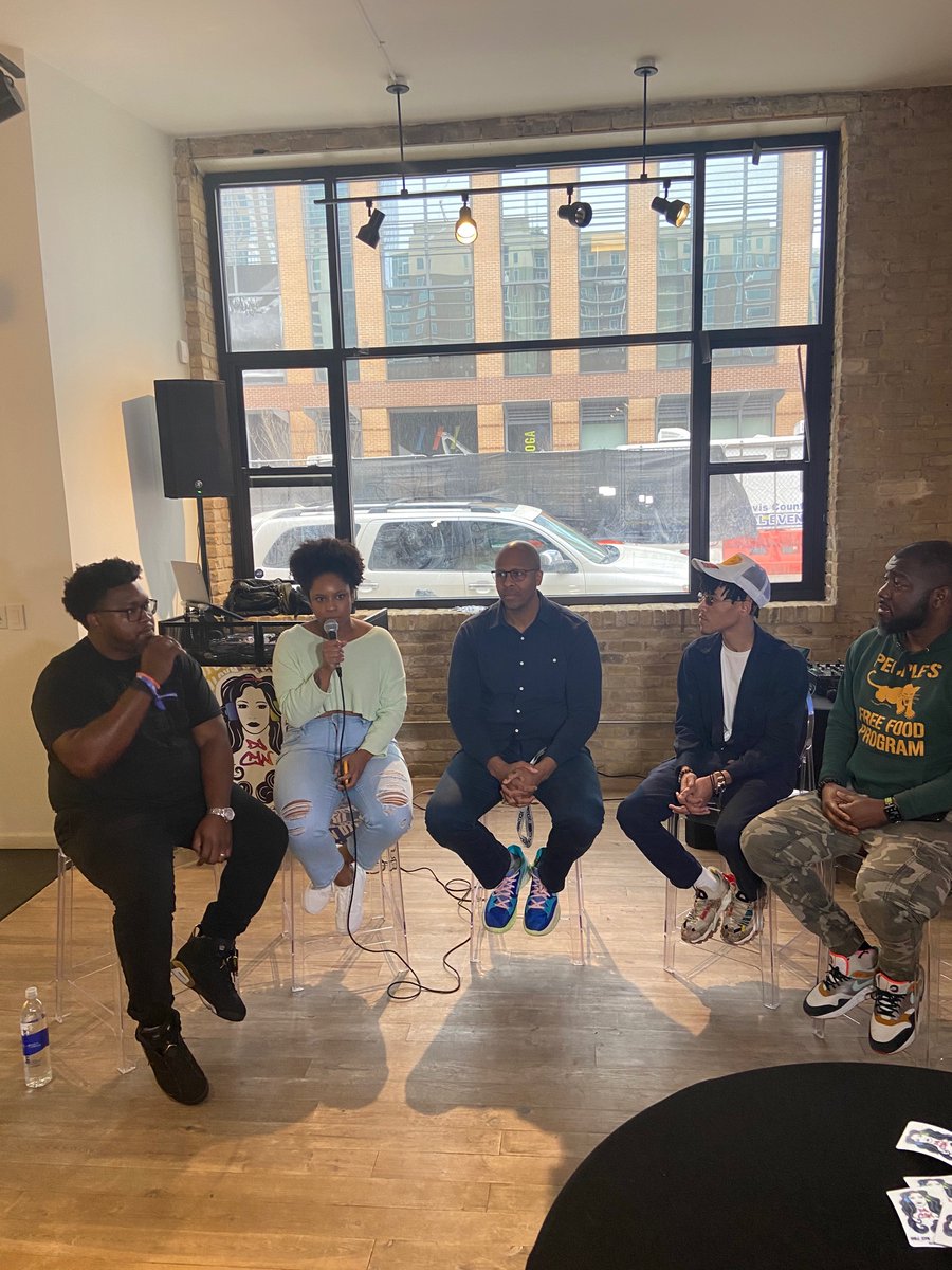 BluUmbrella's tweet photo. Ayyye @CheriDigital @DisruptArt @sxsw @jegamble Black on the Block!!! #cftp #disruptiveevents https://t.co/BSAgmNFB2J