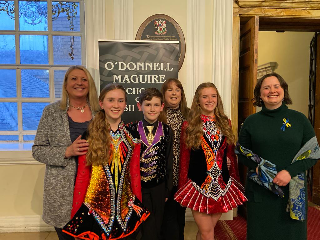 IrishDanceWales's tweet photo. An honour to perform this evening at City Hall in Cardiff 🇮🇪🏴󠁧󠁢󠁷󠁬󠁳󠁿 Thank you for inviting us @irelandinwales 🍀 https://t.co/Ds6aRS5mUb