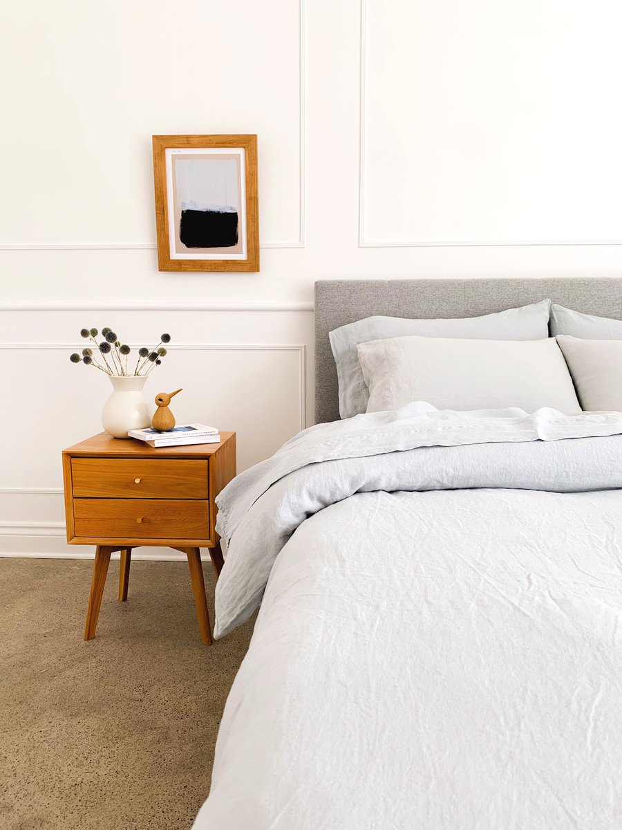 It's almost the weekend! Time to refresh and admire your lux S&amp;S bed set. 🌅