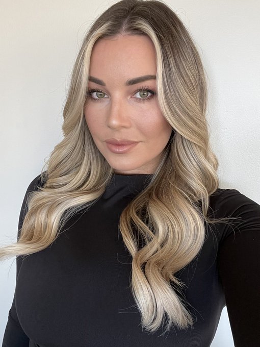 I don&rsquo;t own anything green but my eyes! 💚 https://t.co/8AfbsEzNqW