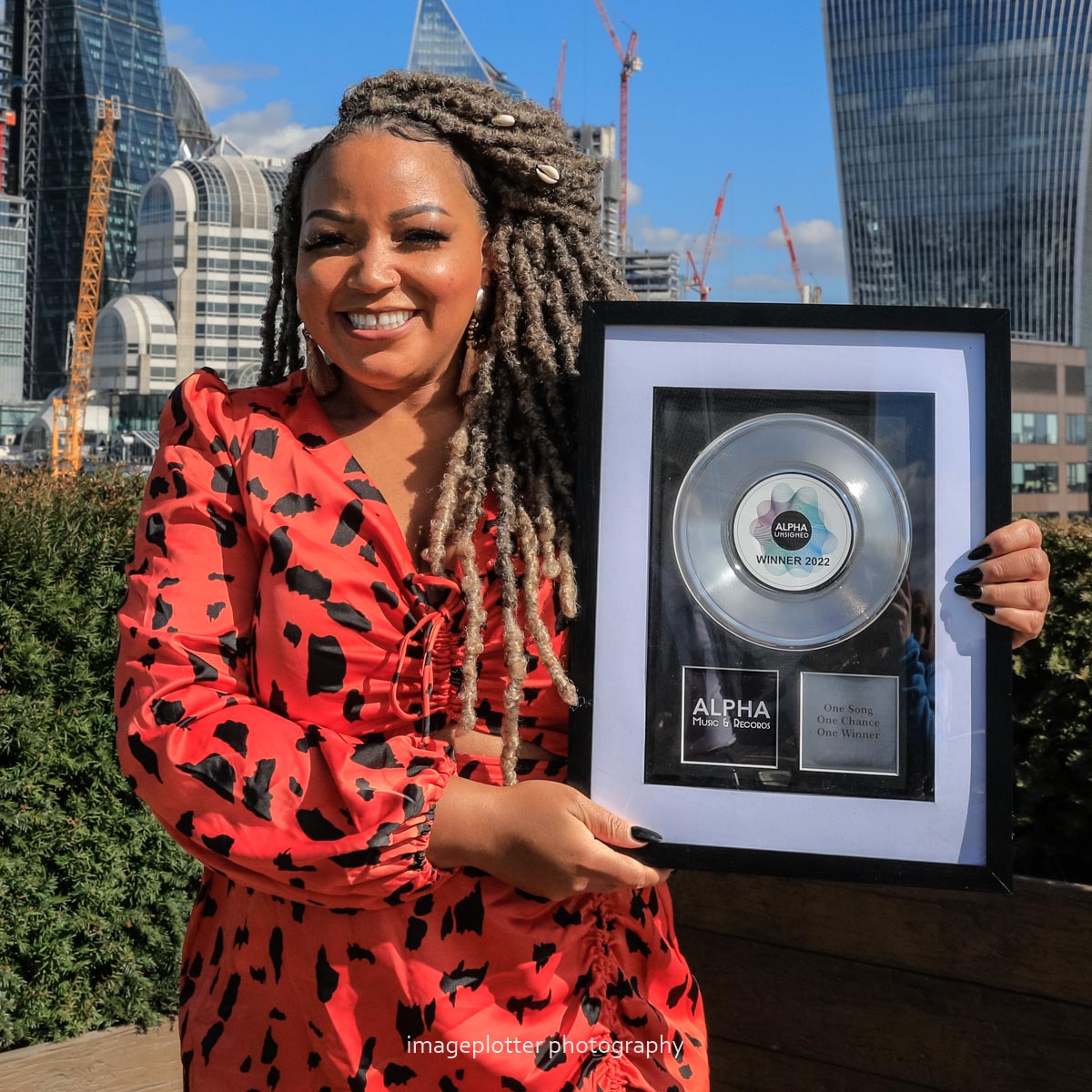 imageplotter's tweet photo. The final of talent competition #AlphaUnsigned is also fast approaching, here are headliner and musical theatre legend Marisha Wallace, with Alpha Music and Records’ latest signing, Sorsha Seven earlier today. (On a lovely, sunny rooftop) https://t.co/lCpp4uLilN