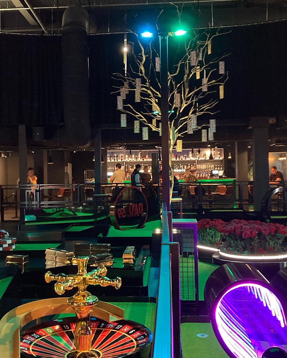 Me and my pal had a fun time at <a href="/Par59Cardiff/">Par 59</a> this evening. I thought I disliked mini golf, turned out I was ok at it! Great visually, too, and the burgers are lush 😍
