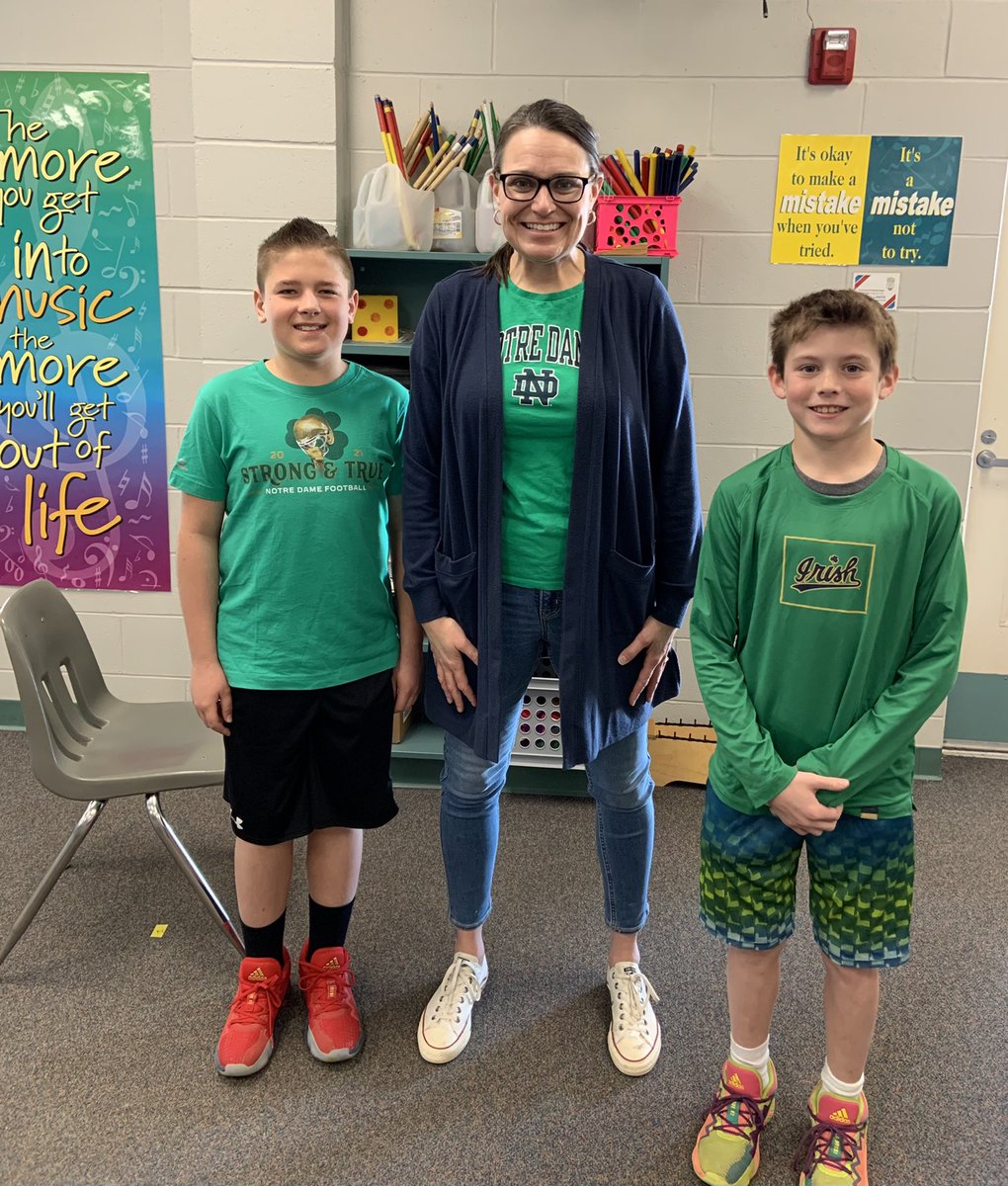 Celebrating a <a href="/NDmbb/">Notre Dame Men's Basketball</a> buzzer beater 2OT win AND St. Patrick’s Day with these two! 🍀🏀🎶 <a href="/CISKnights/">CIS Knight Nation</a> <a href="/Kings_Schools/">Kings Local Schools</a>