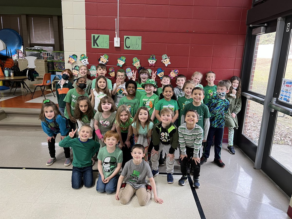 kcdelay's tweet photo. DeLay K.I.D.S. Club has turned GREEN💚🍀 #d61kidsclub https://t.co/NNJNz6rdoG