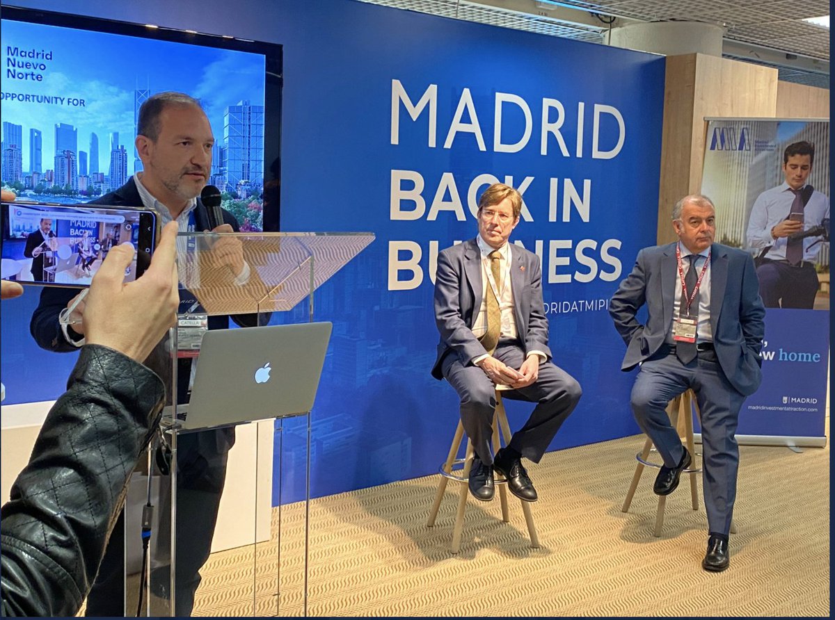 Zoë Berman tweet media