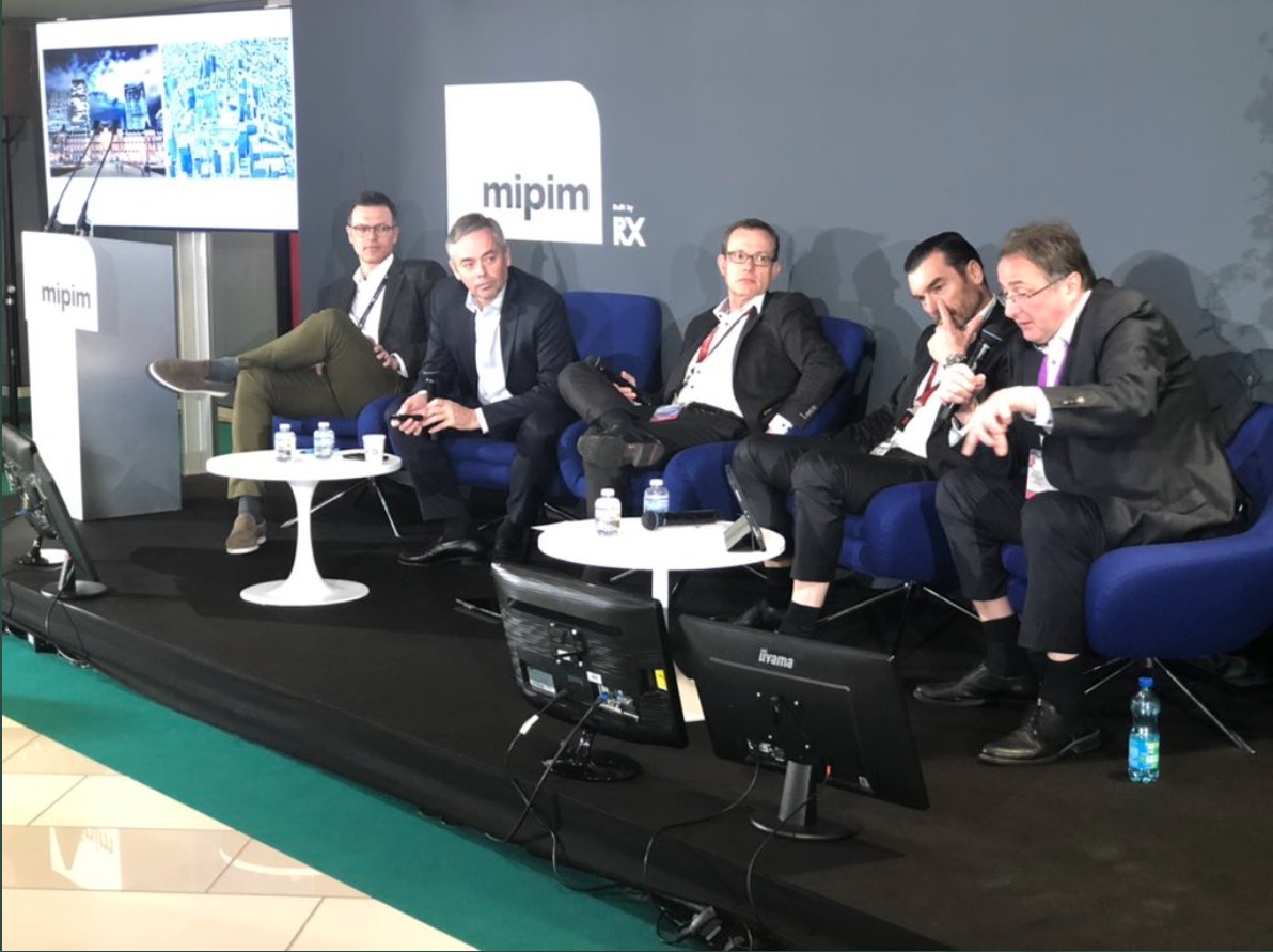 Zoë Berman tweet media