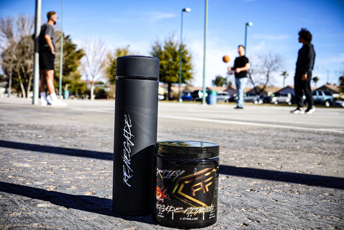 rfsupps's tweet photo. From the gym to the outdoors, don’t forget your RF thermal bottle to keep your drinks hot/cold🔥
Tap to shop‼️ https://t.co/J1ons5AbaP