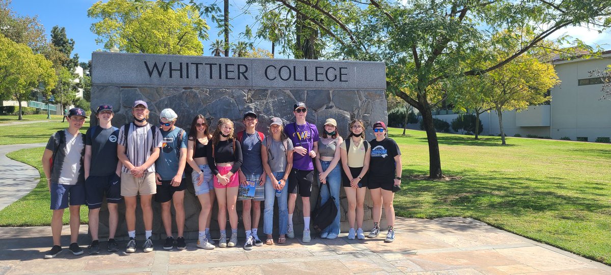 MsHandTeacher's tweet photo. It was a gorgeous day to visit @WhittierCollege and see some Dawson alumnae, Theresa and Stasi, who gave us the inside scoop! @Dawson_School #LAWint22 https://t.co/6dMH05C8Qb