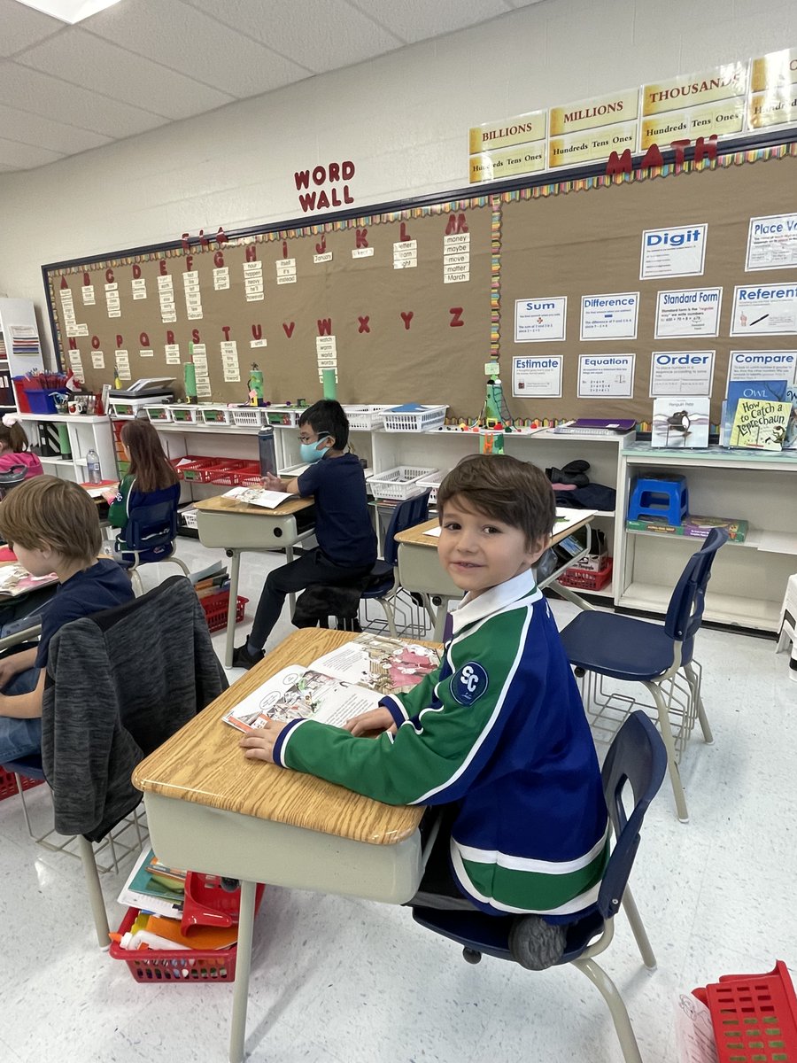 InnovationCU's tweet photo. Students from 5 local elementary schools got to participate in our virtual #iReadProgram, where the @swiftcurrentbroncos read with the kids and answered any questions📚! We also provided every student with a book and a free ticket to a game🏒!
#InnovationCreditUnion #Community https://t.co/yVJsNqGS1o