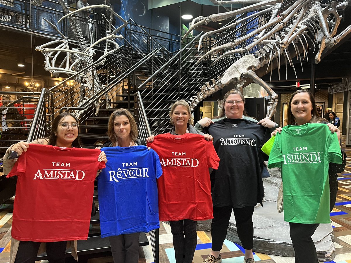 laura_prymak's tweet photo. Day one was AMAZING!! So excited to bring back #RCAinspired vision to our #SALEMstars family! #SHINEon @samelilydia1 @MsRadt_2nd @MissSanchezSCES @MTrue814 #ONEccps https://t.co/T5rp7jDK2S