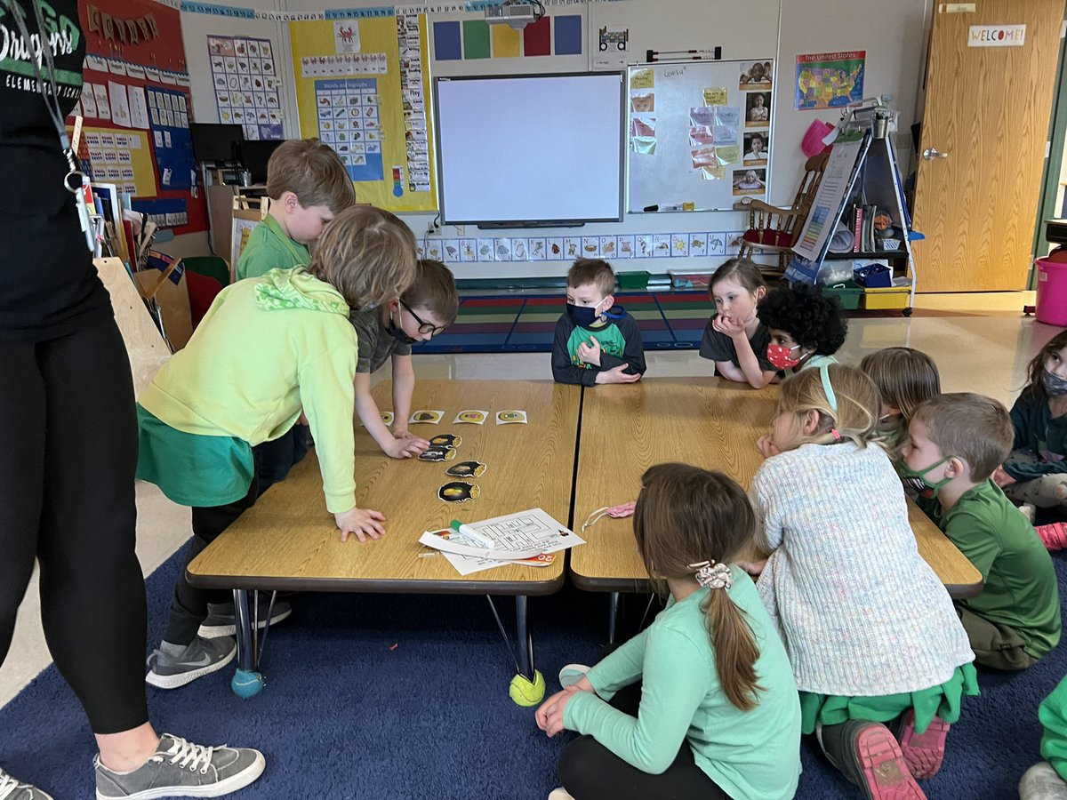 MeganPeschke's tweet photo. @digman_amy just can’t get out of kindergarten. With her help these smarty pants broke the locks and found gold! They practiced ￼rhyming, counting, number problems and cracked the codes! #breakoutbox #gold https://t.co/wVROpIAYxU