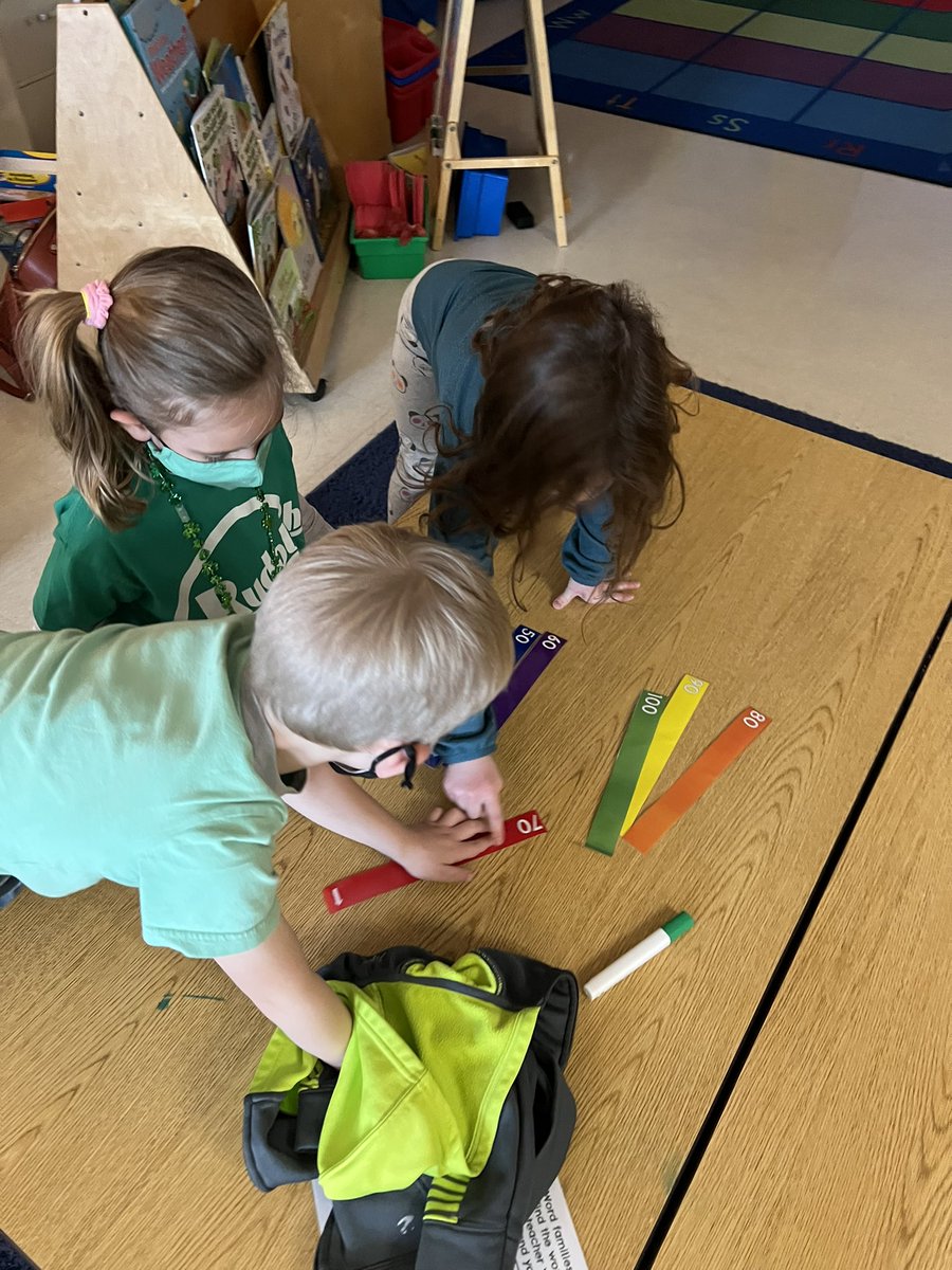 MeganPeschke's tweet photo. @digman_amy just can’t get out of kindergarten. With her help these smarty pants broke the locks and found gold! They practiced ￼rhyming, counting, number problems and cracked the codes! #breakoutbox #gold https://t.co/wVROpIAYxU
